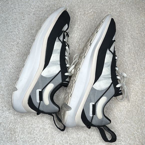 Y-3 Black & White Shiku Run Sneakers - Picture 8 of 8